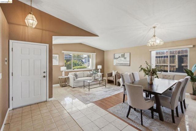 5204 Chinook Ct, Antioch, CA 94531