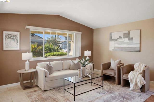 5204 Chinook Ct, Antioch, CA 94531