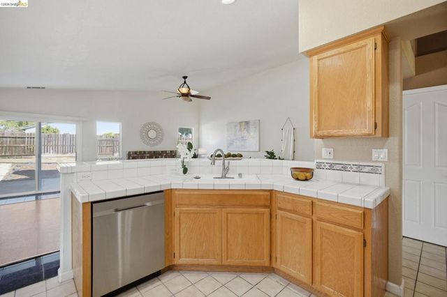 5204 Chinook Ct, Antioch, CA 94531