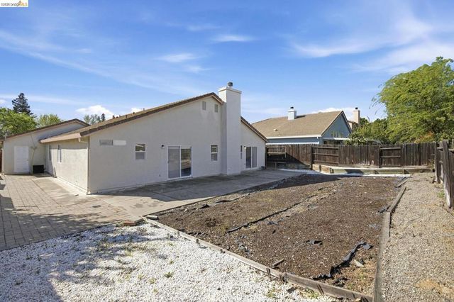 5204 Chinook Ct, Antioch, CA 94531