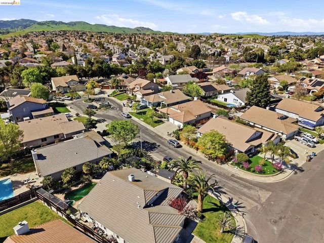 5204 Chinook Ct, Antioch, CA 94531