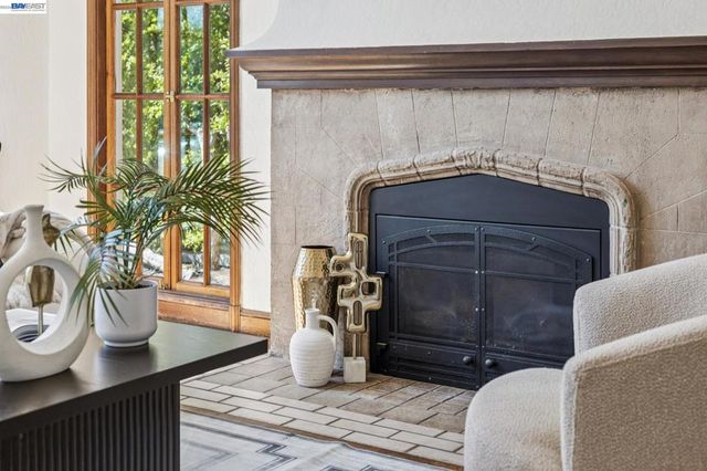 2811 Yosemite Ave, Alameda, CA 94501