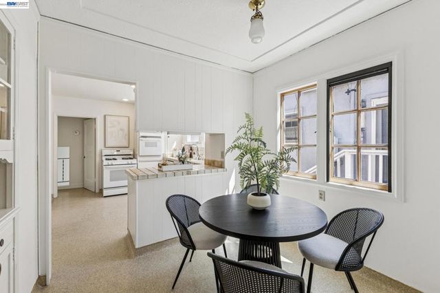 2811 Yosemite Ave, Alameda, CA 94501