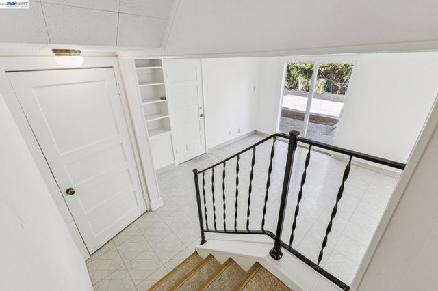 2811 Yosemite Ave, Alameda, CA 94501