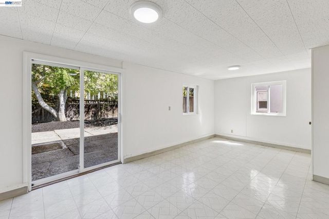 2811 Yosemite Ave, Alameda, CA 94501