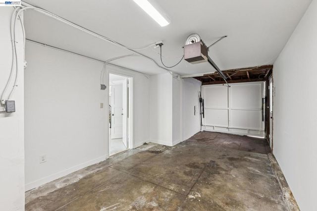 2811 Yosemite Ave, Alameda, CA 94501