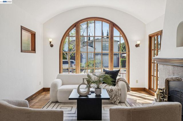 2811 Yosemite Ave, Alameda, CA 94501