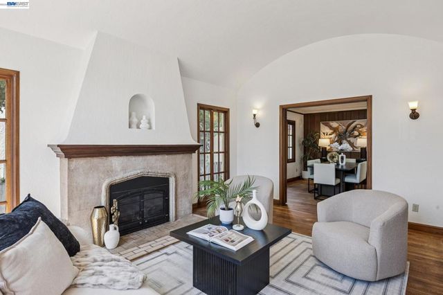 2811 Yosemite Ave, Alameda, CA 94501