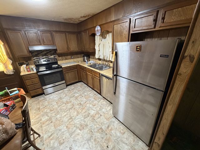 10555 New Cut Off Rd, Bon Aqua, TN 37025