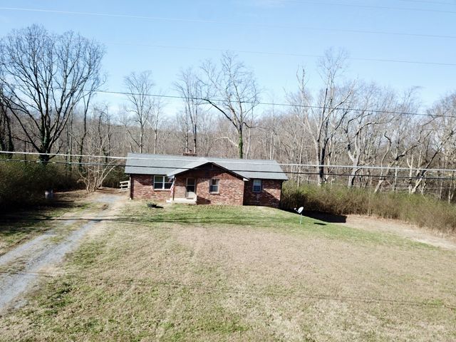 10555 New Cut Off Rd, Bon Aqua, TN 37025