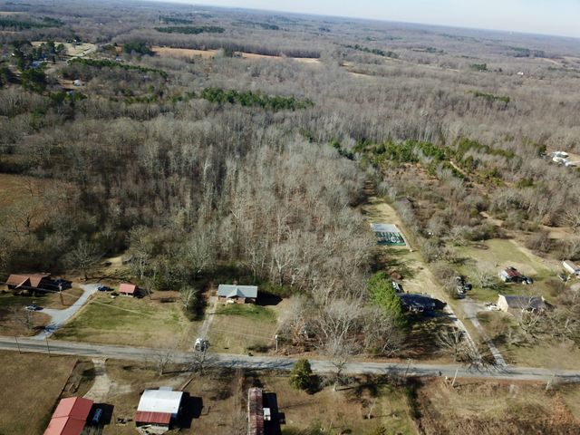 10555 New Cut Off Rd, Bon Aqua, TN 37025