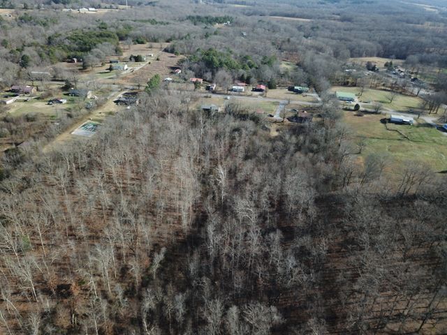 10555 New Cut Off Rd, Bon Aqua, TN 37025
