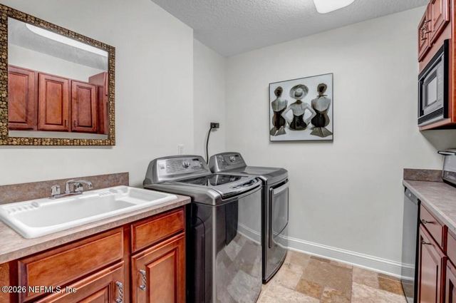 905 2ND Street N E, Jacksonville Beach, FL 32250