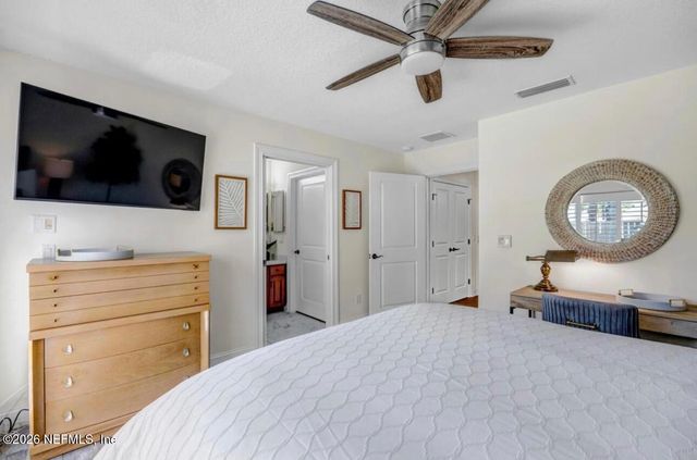 905 2ND Street N E, Jacksonville Beach, FL 32250