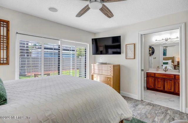 905 2ND Street N E, Jacksonville Beach, FL 32250