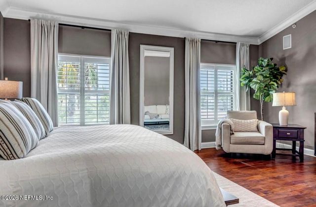 905 2ND Street N E, Jacksonville Beach, FL 32250