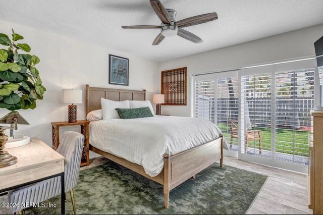 905 2ND Street N E, Jacksonville Beach, FL 32250