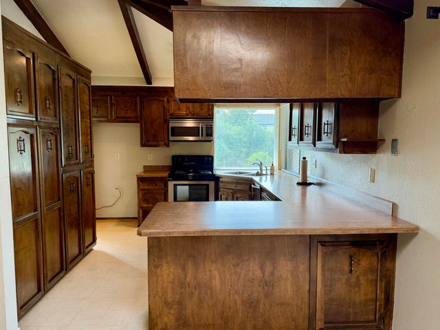 3856 Westgate Avenue, Redding, CA 96001