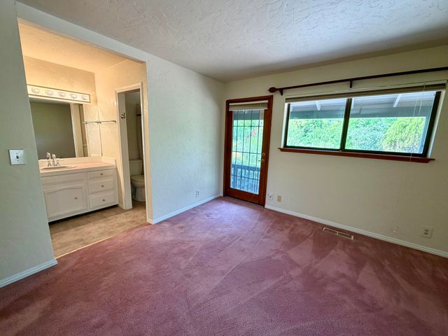 3856 Westgate Avenue, Redding, CA 96001