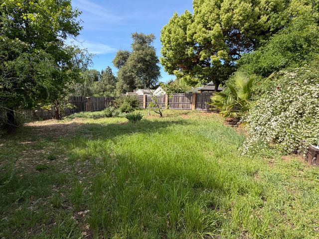 3856 Westgate Avenue, Redding, CA 96001