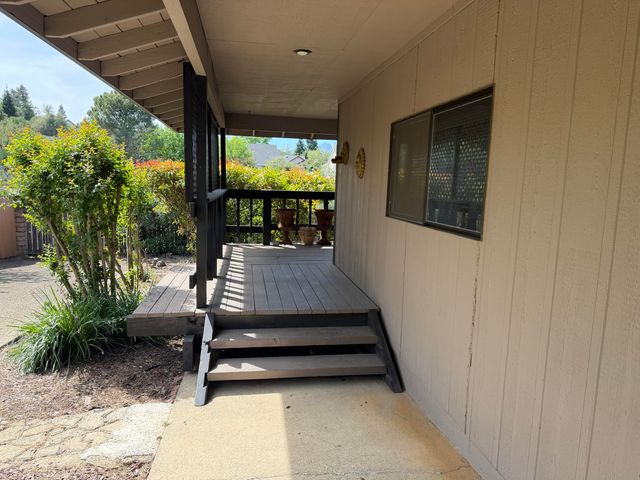 3856 Westgate Avenue, Redding, CA 96001