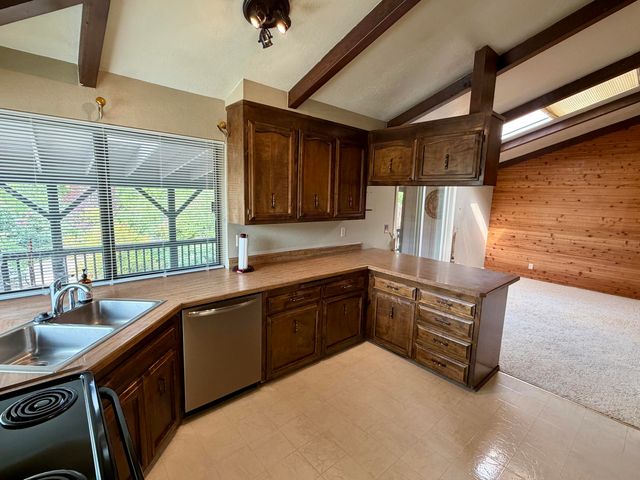 3856 Westgate Avenue, Redding, CA 96001