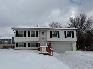 115 Linhart Street, Novi, MI 48377