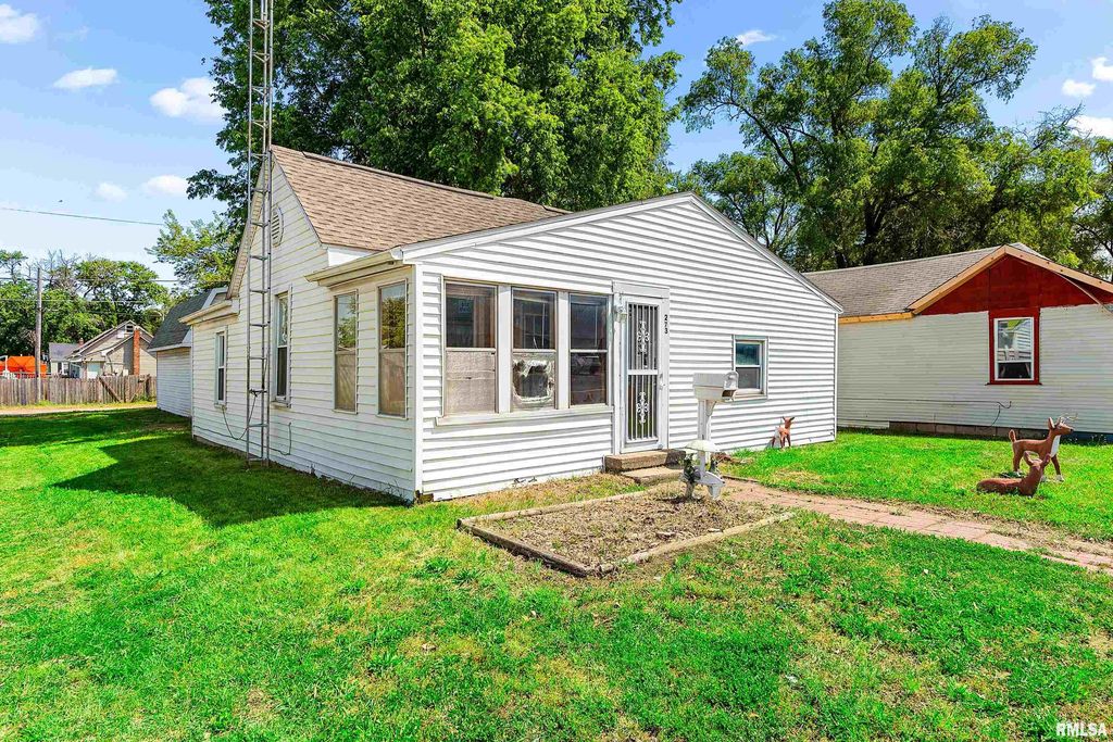 273 KOCH Street, Pekin, IL 61554