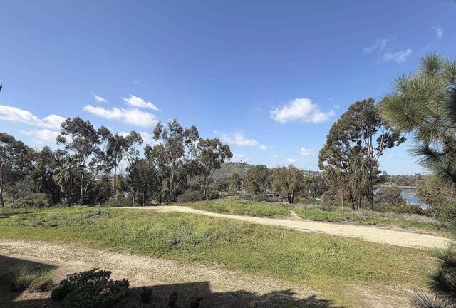 5706 Baltimore Dr 350, La Mesa, CA 91942