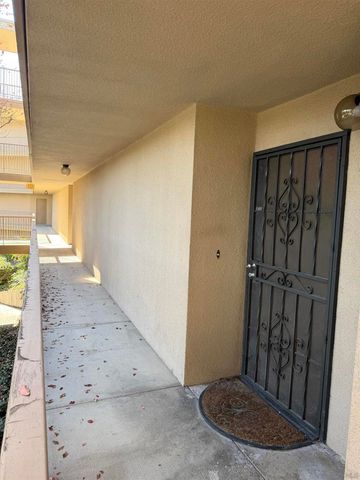 5706 Baltimore Dr 350, La Mesa, CA 91942