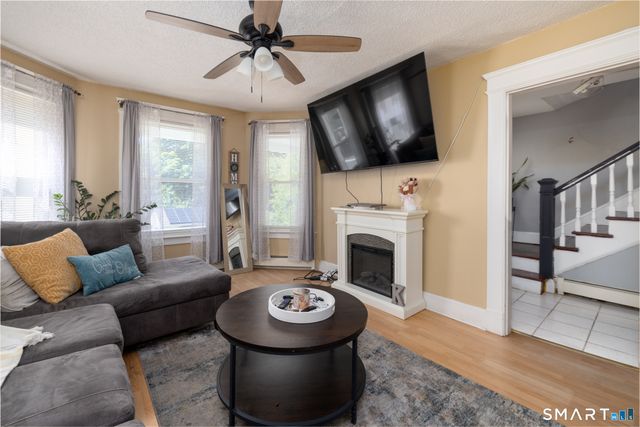33 Maplewood Street, Waterbury, CT 06708