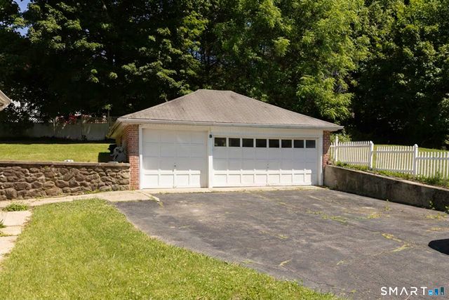 33 Maplewood Street, Waterbury, CT 06708