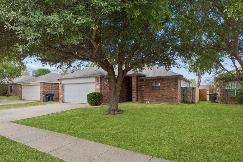 9308 Aubree Court, Fort Worth, TX 76140 — photo 3