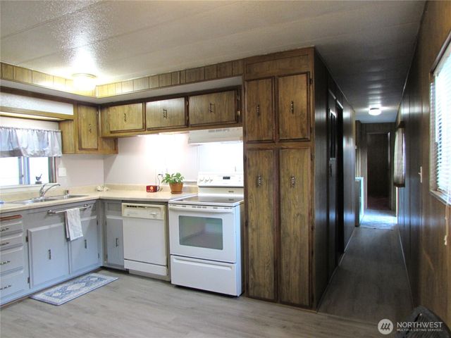 5220 176th Street SW #27, Lynnwood, WA 98037