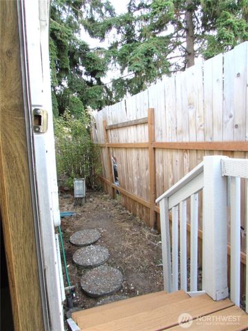 5220 176th Street SW #27, Lynnwood, WA 98037