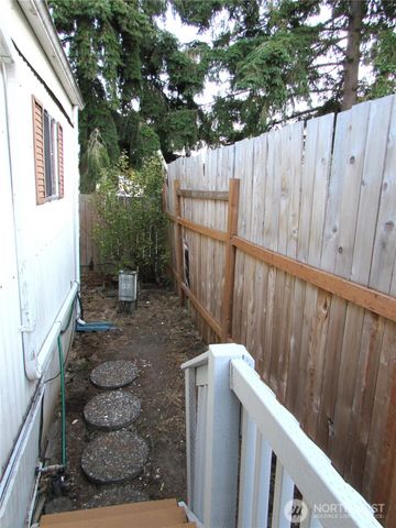 5220 176th Street SW #27, Lynnwood, WA 98037