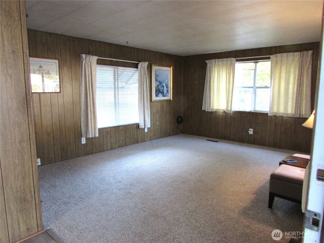 5220 176th Street SW #27, Lynnwood, WA 98037