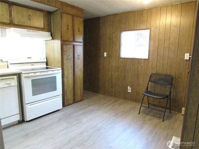 5220 176th Street SW #27, Lynnwood, WA 98037