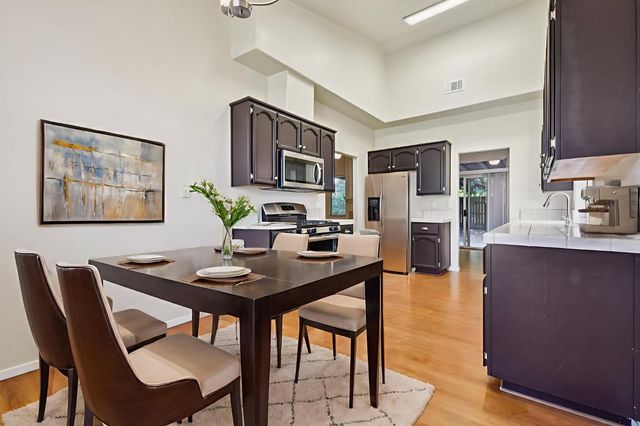 9588 Castlecave Ct, Elk Grove, CA 95758