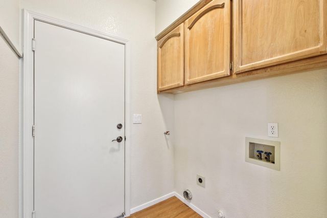 9588 Castlecave Ct, Elk Grove, CA 95758