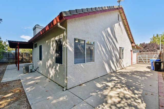 9588 Castlecave Ct, Elk Grove, CA 95758