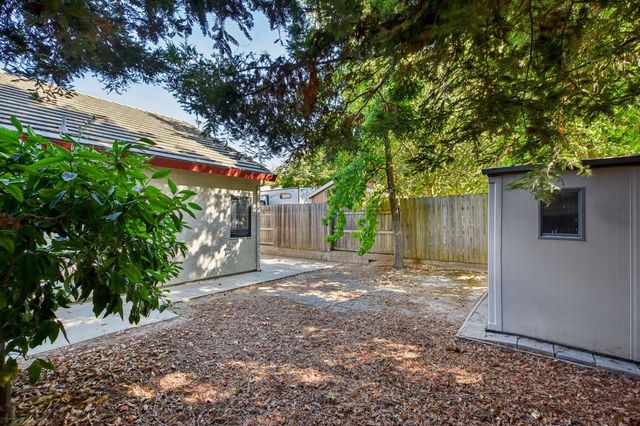 9588 Castlecave Ct, Elk Grove, CA 95758
