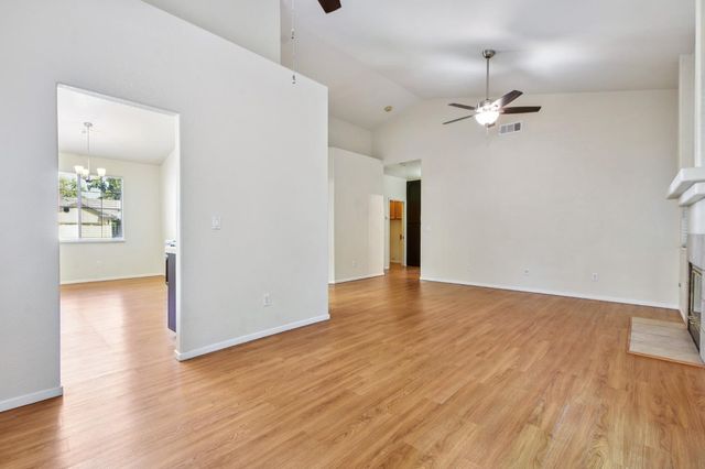 9588 Castlecave Ct, Elk Grove, CA 95758