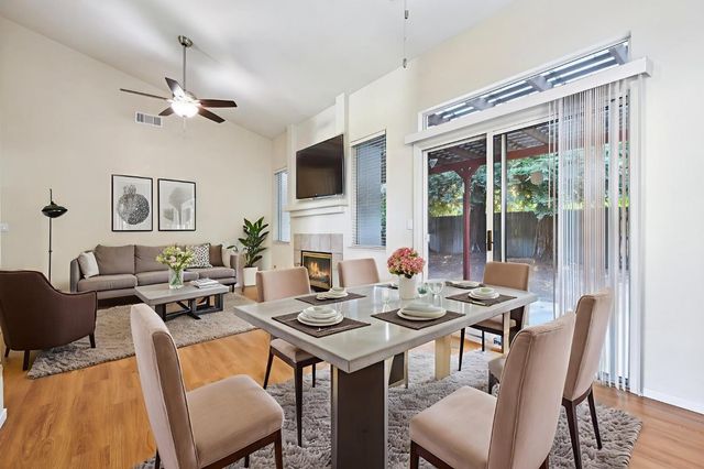 9588 Castlecave Ct, Elk Grove, CA 95758