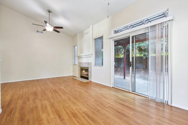 9588 Castlecave Ct, Elk Grove, CA 95758