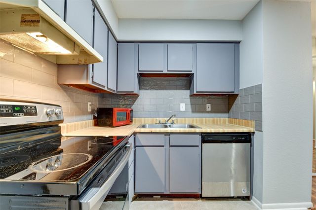 9350 Country Creek Drive 50, Houston, TX 77036