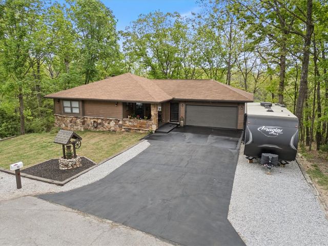 56 Country Club Drive, Holiday Island, AR 72631