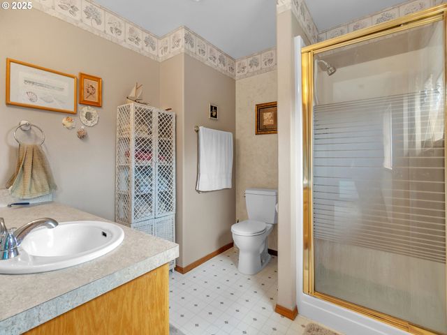 2063 Ne GIBBS Cir, Mc Minnville, OR 97128