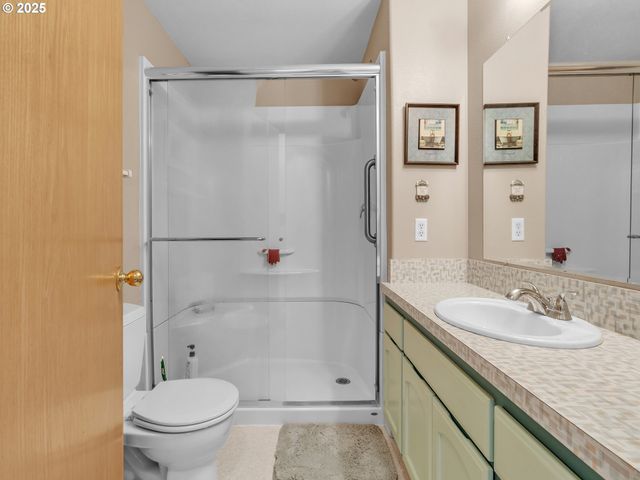 2063 Ne GIBBS Cir, Mc Minnville, OR 97128