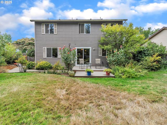 2063 Ne GIBBS Cir, Mc Minnville, OR 97128